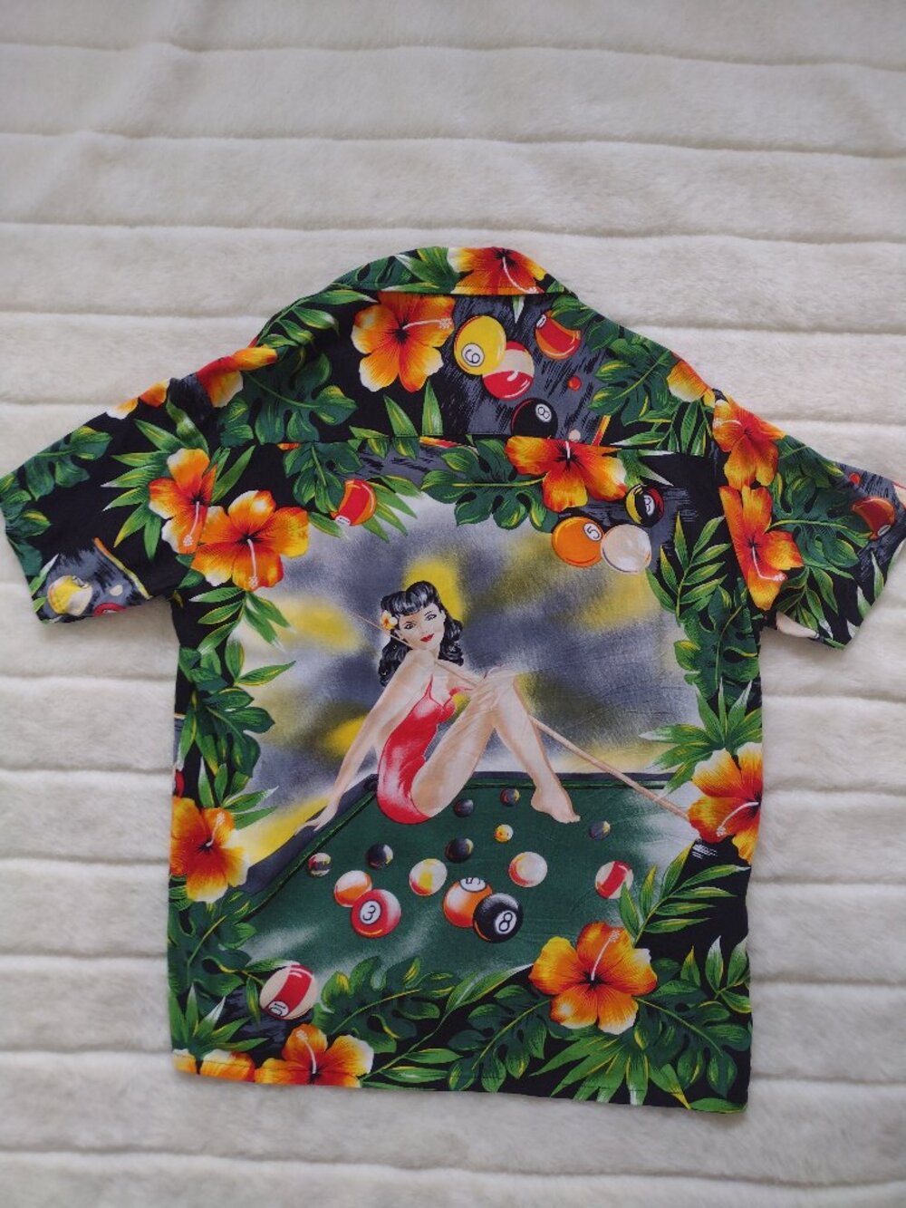 Kennington Men's Hawaiian Button Down Camp Shirt Medium Pool Pinup Hula Girl